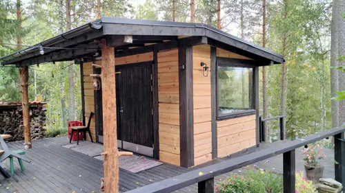 Käsin veistetty kesäkeittiö